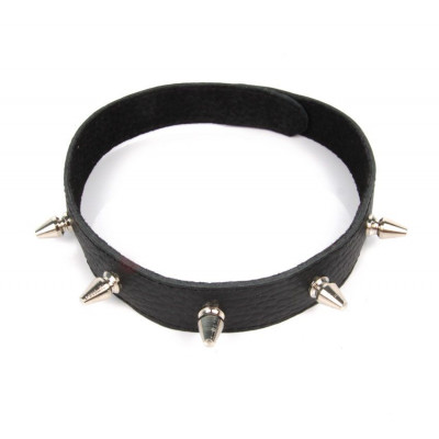 Черный ошейник на липучке с металлическими шипами Черный ошейник на липучке с металлическими шипами