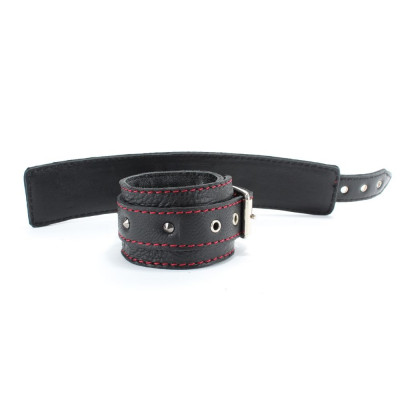 Черные оковы с шипами и контрастной строчкой Черные оковы с шипами и контрастной строчкой