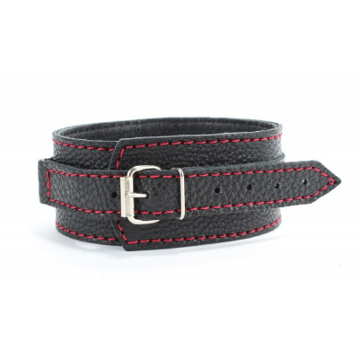 Черный ошейник из натуральной кожи с красной строчкой и кольцом Черный ошейник из натуральной кожи с красной строчкой и кольцом