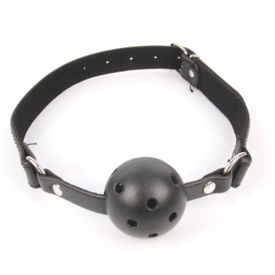 Черный кляп-шарик на регулируемом ремешке Черный кляп-шарик на регулируемом ремешке