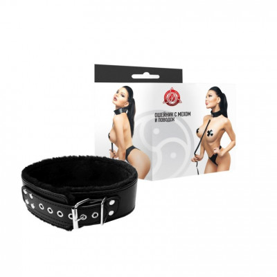 Черный ошейник на поводке с карабином Черный ошейник на поводке с карабином