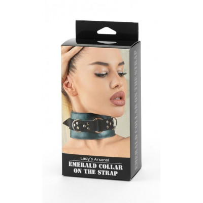 Изумрудный ошейник Emerald Collar On The Strap Изумрудный ошейник Emerald Collar On The Strap