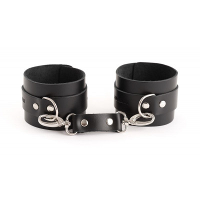 Черные кожаные оковы со сцепкой Черные кожаные оковы со сцепкой