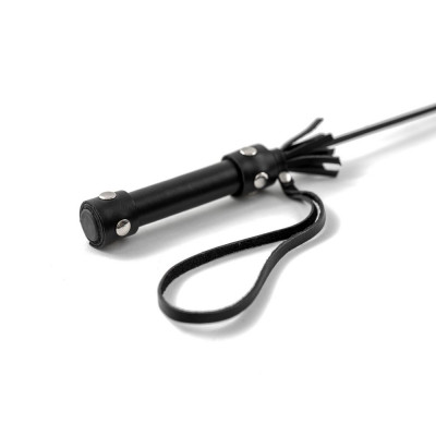 Черный кожаный стек с ручкой - 60 см. Черный кожаный стек с ручкой - 60 см.