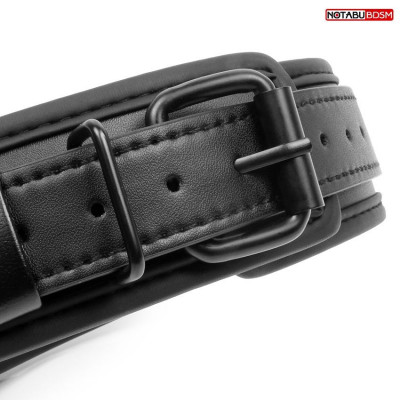 Черный мягкий ошейник с металлическим поводком Черный мягкий ошейник с металлическим поводком