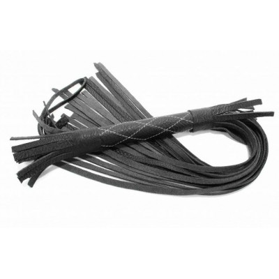 Аккуратная чёрная плетка из натуральной кожи - 60 см. Аккуратная чёрная плетка из натуральной кожи - 60 см.