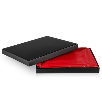 Красное виниловое покрывало - 230 х 180 см. Красное виниловое покрывало - 230 х 180 см.