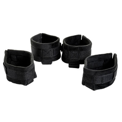 Набор для БДСМ-игры: ремни, плетка, наручники, оковы и маска Набор для БДСМ-игры: ремни, плетка, наручники, оковы и маска