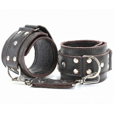 Коричневые кожаные оковы с клепками Коричневые кожаные оковы с клепками