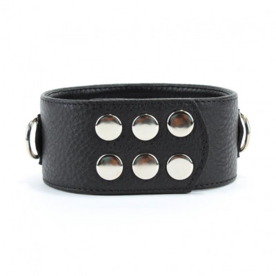 Чёрный кожаный ошейник с кольцами и клёпками Чёрный кожаный ошейник с кольцами и клёпками
