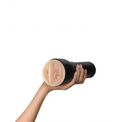 Телесный мастурбатор-вагина Feel Romi Chase Телесный мастурбатор-вагина Feel Romi Chase