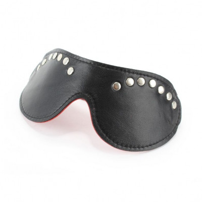 Красная кожаная маска с декором Красная кожаная маска с декором