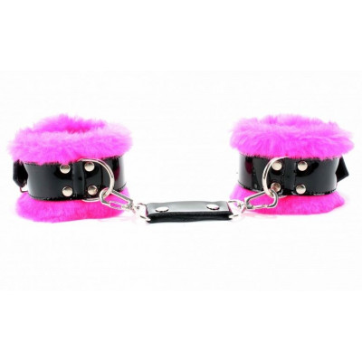 Розовые меховые оковы с ремешками из лакированной кожи Розовые меховые оковы с ремешками из лакированной кожи