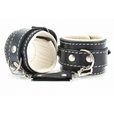 Черные наручники с бежевым подкладом Черные наручники с бежевым подкладом