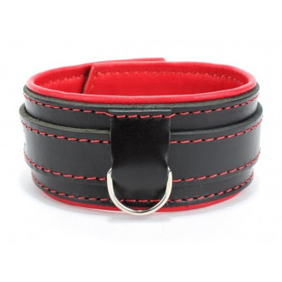 Черный ошейник с красным подкладом Черный ошейник с красным подкладом