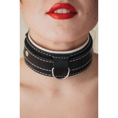 Черный ошейник с бежевым подкладом Черный ошейник с бежевым подкладом