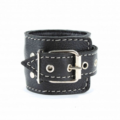 Чёрные кожаные наручники с крупной строчкой Чёрные кожаные наручники с крупной строчкой