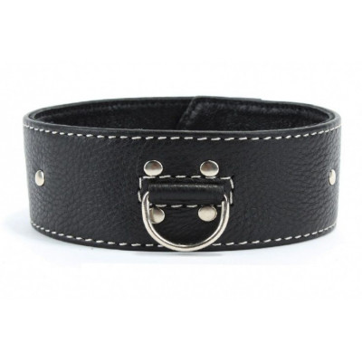 Черный кожаный ошейник с полукольцом для поводка Черный кожаный ошейник с полукольцом для поводка
